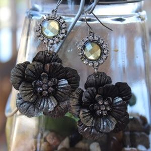 Gorgeous Floral Antiqued Silver Floral Rhinestone